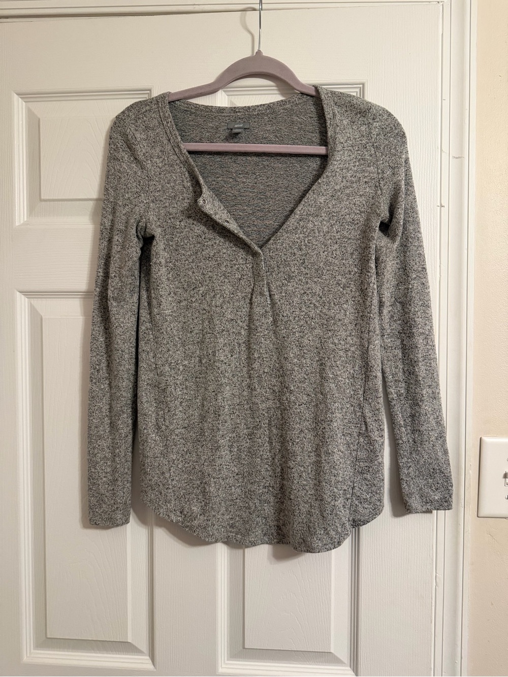 aerie Heather Gray Long Sleeve V-Neck Snap Pullover